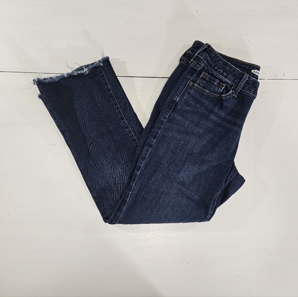 Old Navy Denim - Old Navy Kicker boot-cut cut-off crop jeans women's size 6